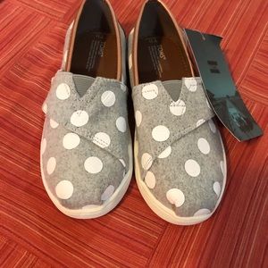 Toms Shoes - Felt Polka Dot Tiny Toms Toms Shoes - Felt Polka Dot Tiny Toms